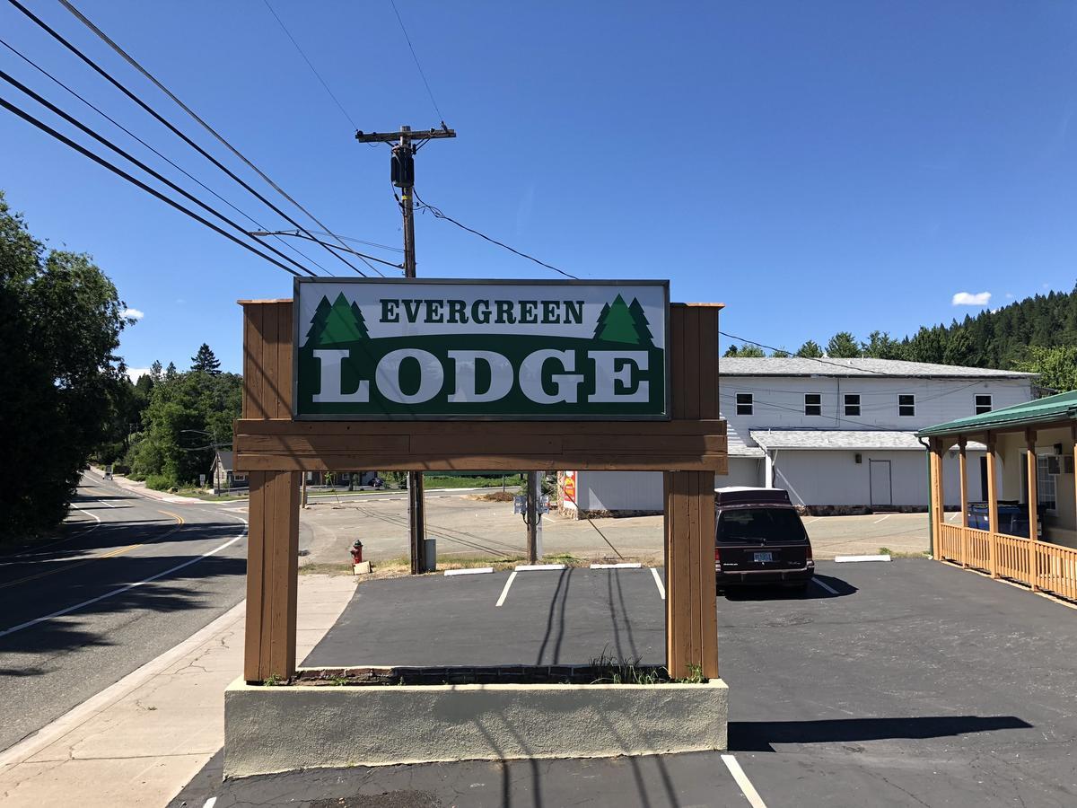 מאונט שסטה Evergreen Lodge מראה חיצוני תמונה